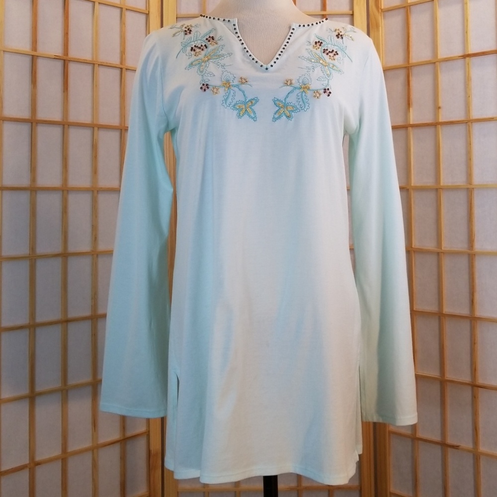 J. Jill women’s S boho long sleeve top in pale aqua Features floral embroidered